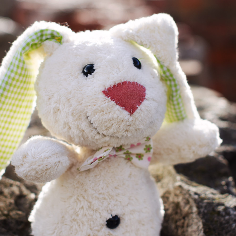 Kuscheltier Hase mit Schlappohren